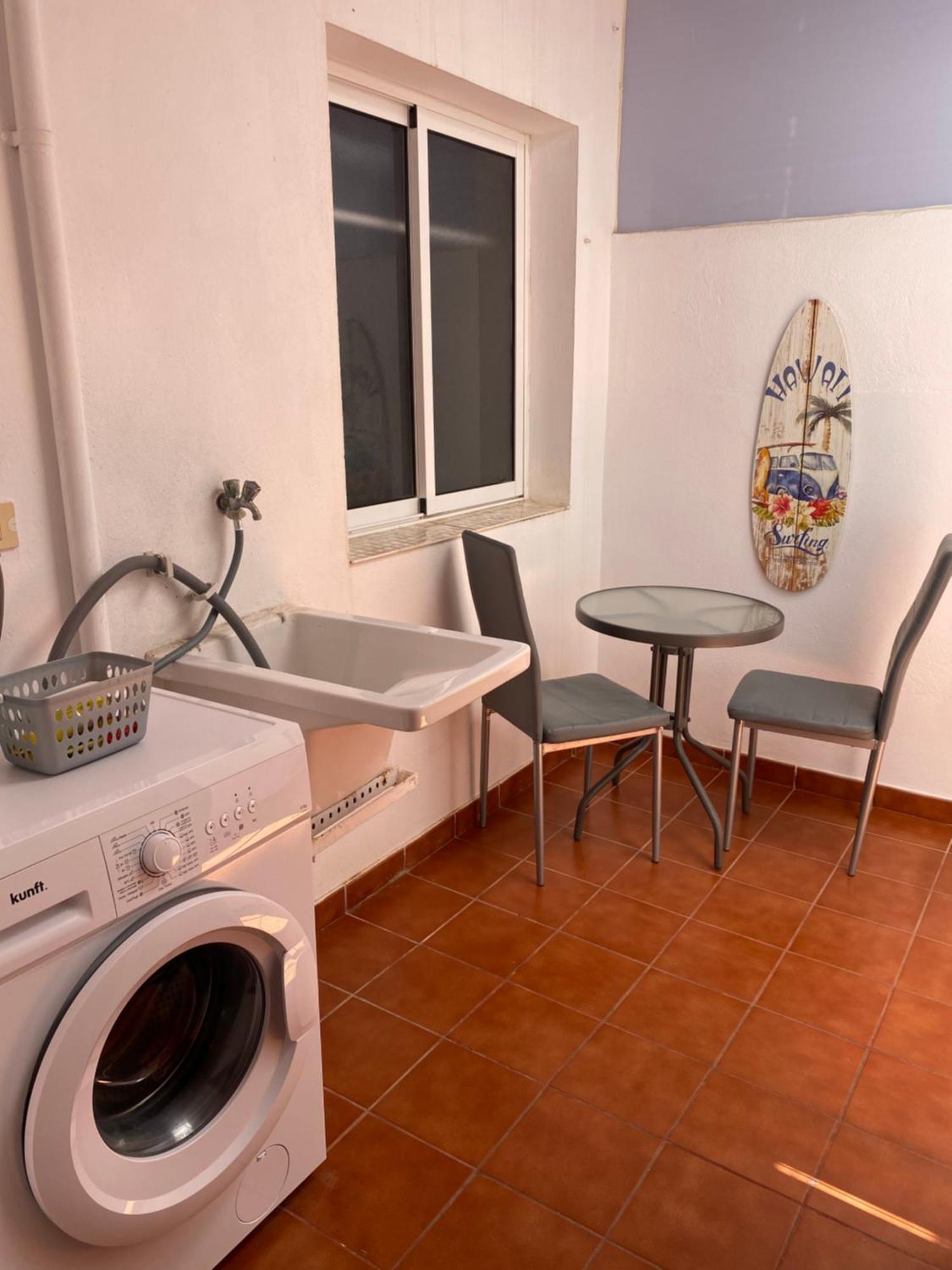 Next To The Sea Apartment *